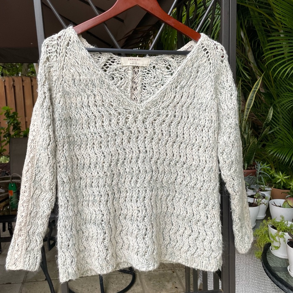 M Zara V-neck sweater
